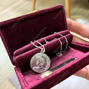 예지스 코스모폴리탄줄라이 LCVY 므슈와이 목걸이 새것