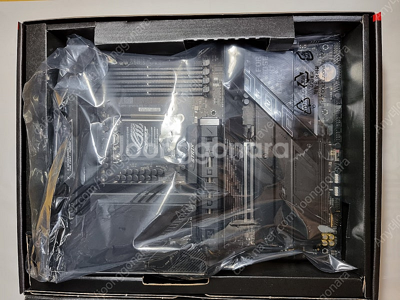 ASUS STRIX Z890 -E GAMING W.--4