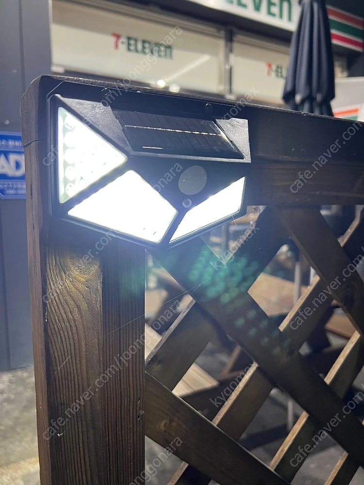 100구 LED 태양광 무선 센서등 모션감지 옥외등 이미지