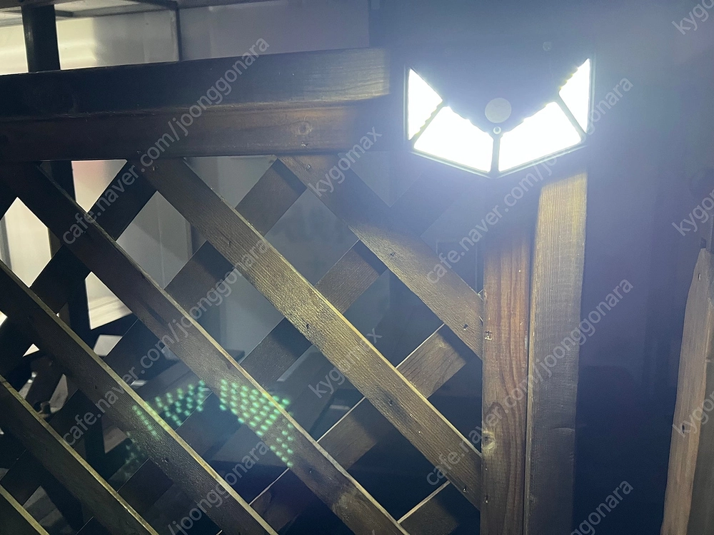 100구 LED 태양광 무선 센서등 모션감지 옥외등 이미지