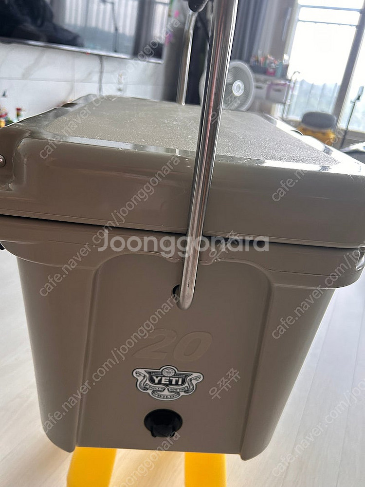 예티 로디 20 YETI Roadie, Desert Tan 팝니다.--3