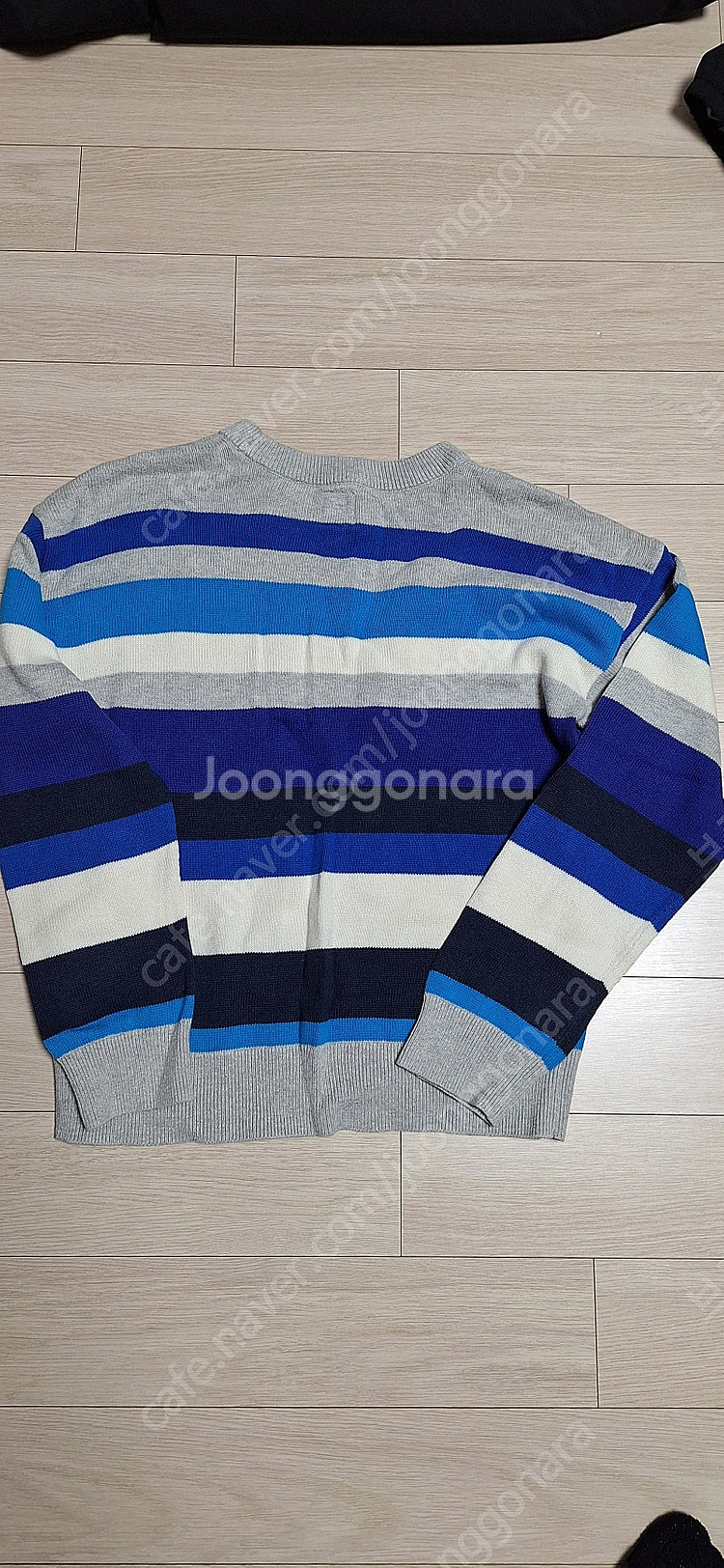 갭 니트 남아(130 SIZE정도) 택포 17000원--0