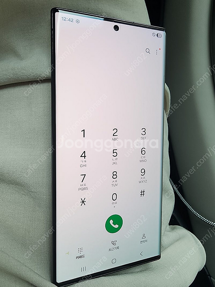 S22 울트라 블랙 정상해지 하단쪽 녹색작은점 매우 희...--0