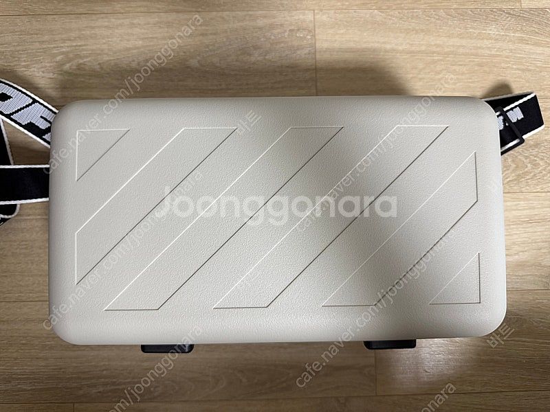 오프화이트 아모레퍼시픽 프로텍션 박스--1
