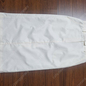 코스모폴리탄줄라이브리앙스커트