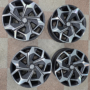 2020 팰리세이드 캘리그라피 20" 휠 팝니다.