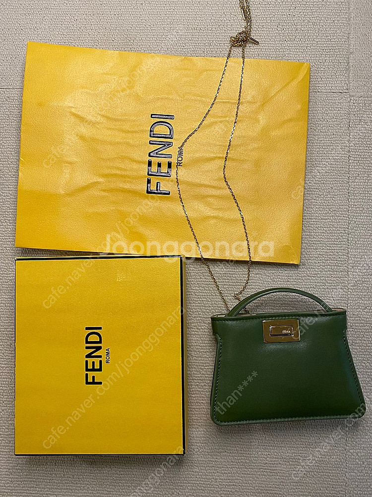 정품 펜디 나노 피카부 카키--0