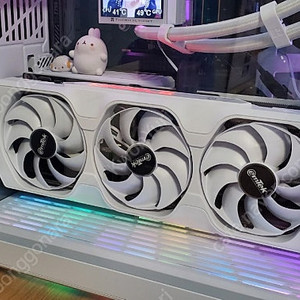 rtx4080super 이엠텍 미라클 화이트 팔거나 추가금으로 rtx5080 아스트랄 화이트 교환 원합니다.
