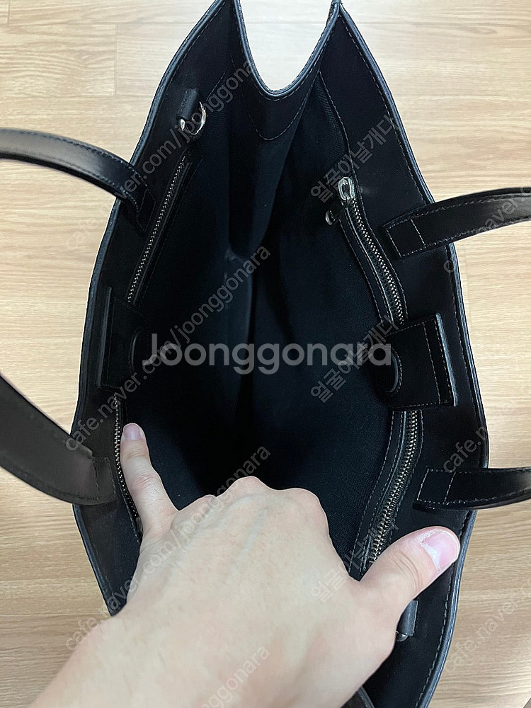 구찌 GG 수프림 캔버스 토트백 블랙 그레이--1