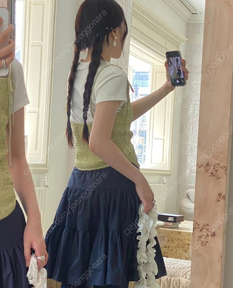 마크들리딥뮤즈조이드비비에미닝아웃러브유쏘머치 므앤 아루드그랑블룸가내스라윈아웃메이비베이비모노심슨미뉴에트러브코드유피핀샵 이미지