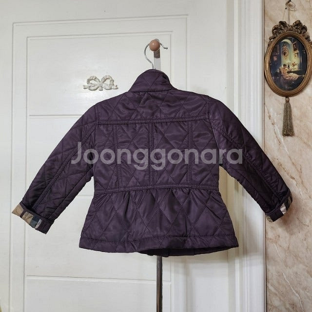 새상품급. 100호 (3y) 버버리칠드런 퀼팅 누빔 자...--1