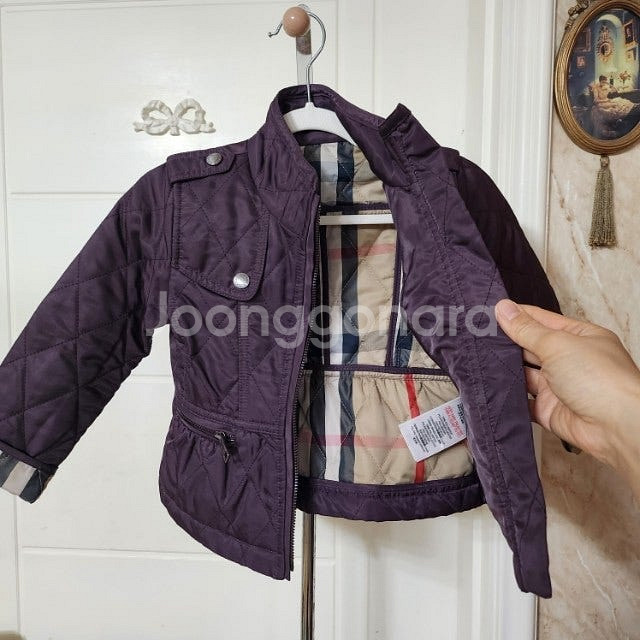 새상품급. 100호 (3y) 버버리칠드런 퀼팅 누빔 자...--3