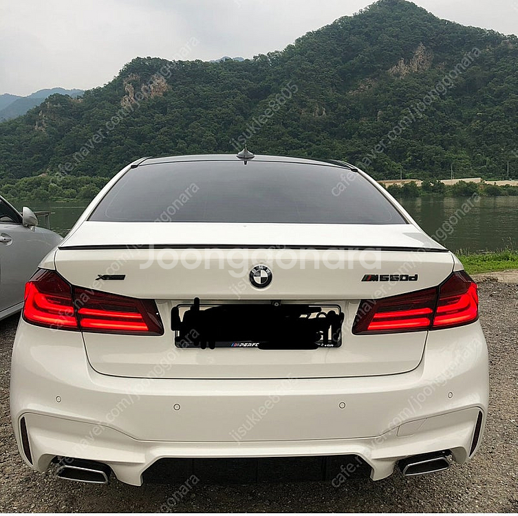 bmw g30 520d 테일램프.전기형.후미등.물받이--0
