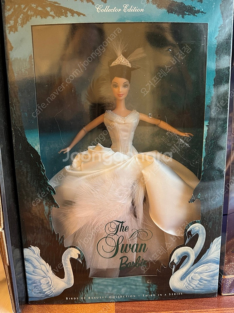 THE SWAN BARBIE--0