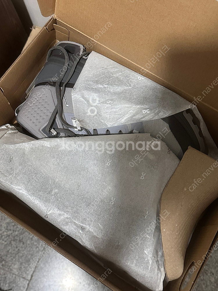 [새제품] 온러닝 클라우드락2 워터프루프 하이킹화 판매합니다 (270)--4