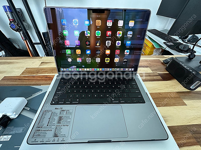 MacBook Pro 14 M3스페이스--0