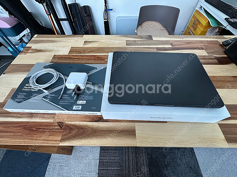 MacBook Pro 14 M3스페이스--2