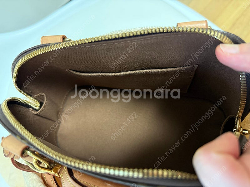 루이비통 알마 BB 모노그램--7