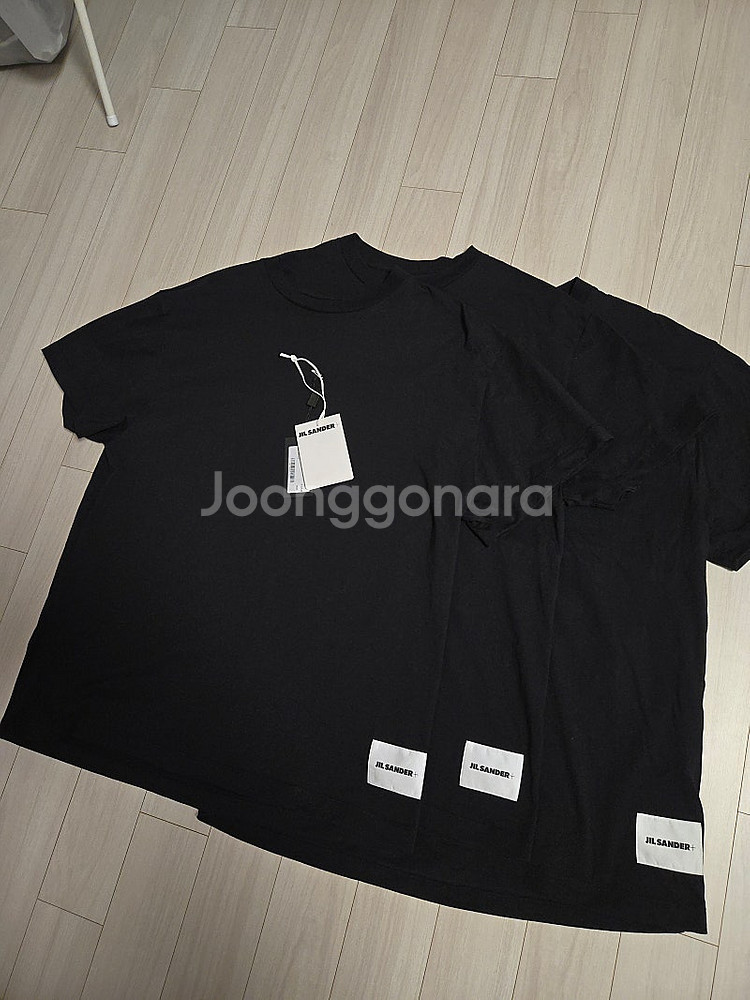 질샌더 로고 반팔 티셔츠 3개 세트 팝니다. 블랙 XL...--1