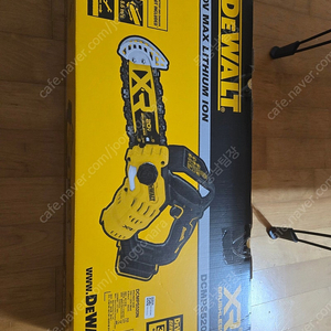디월트 20V 8인치 충전 체인톱 한손 베어툴 DCMPS520N