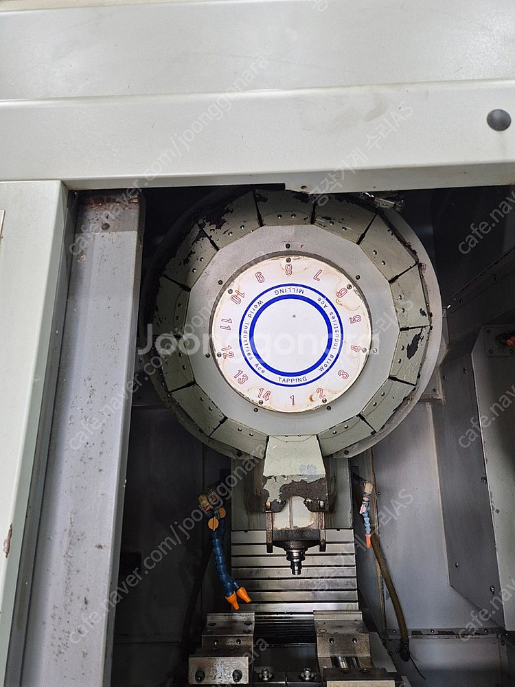 CNC/MCT 머시닝쎈터 현대위아 vx380tdi 급매합니다--2