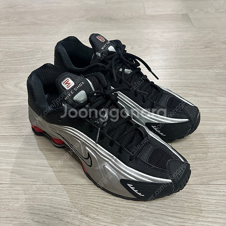 나이키 샥스 R4 메탈릭 실버레드--0