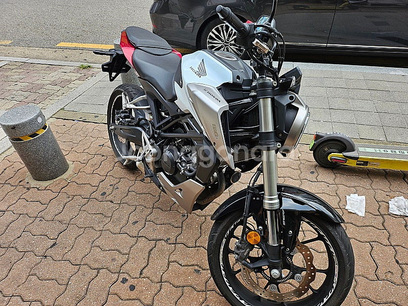 혼다 CB125R 2020년식 (10,290km)--7