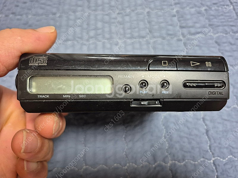 SONY CDP D-30, D-90 정크기기 두점 일괄...--1