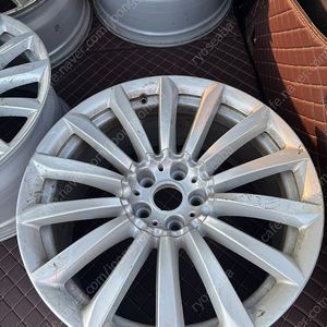 BMW 6gt 620D 19인치 순정휠 팝니다.