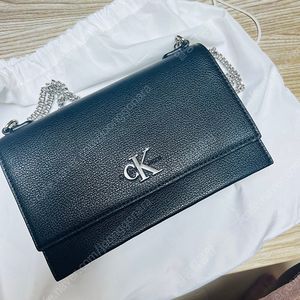 CKJ 모노그램 체인크로스백