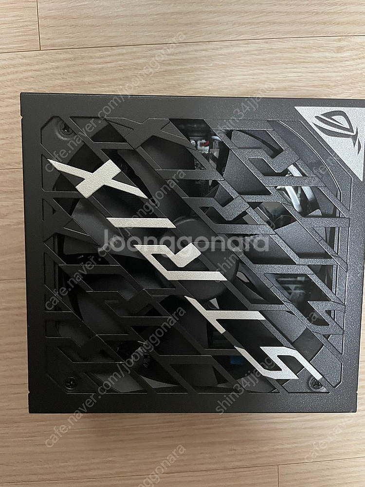 ASUS ROG STRIX 1200W Platinum ...--5