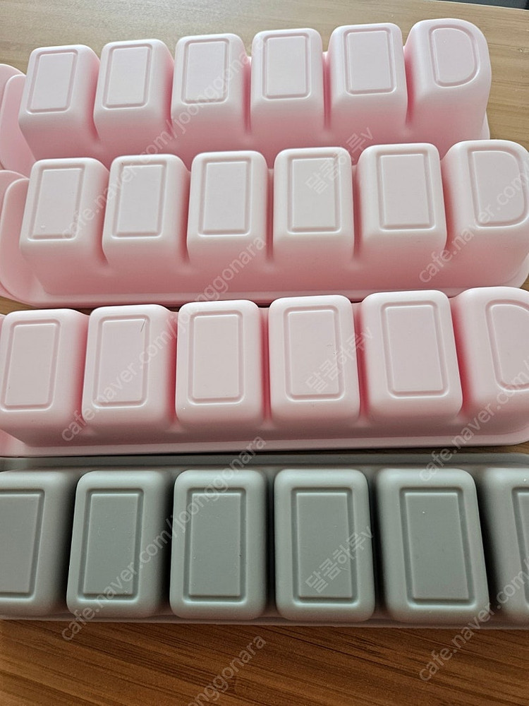 퍼기 이유식 큐브 용기 팔아요 6구 4개--1