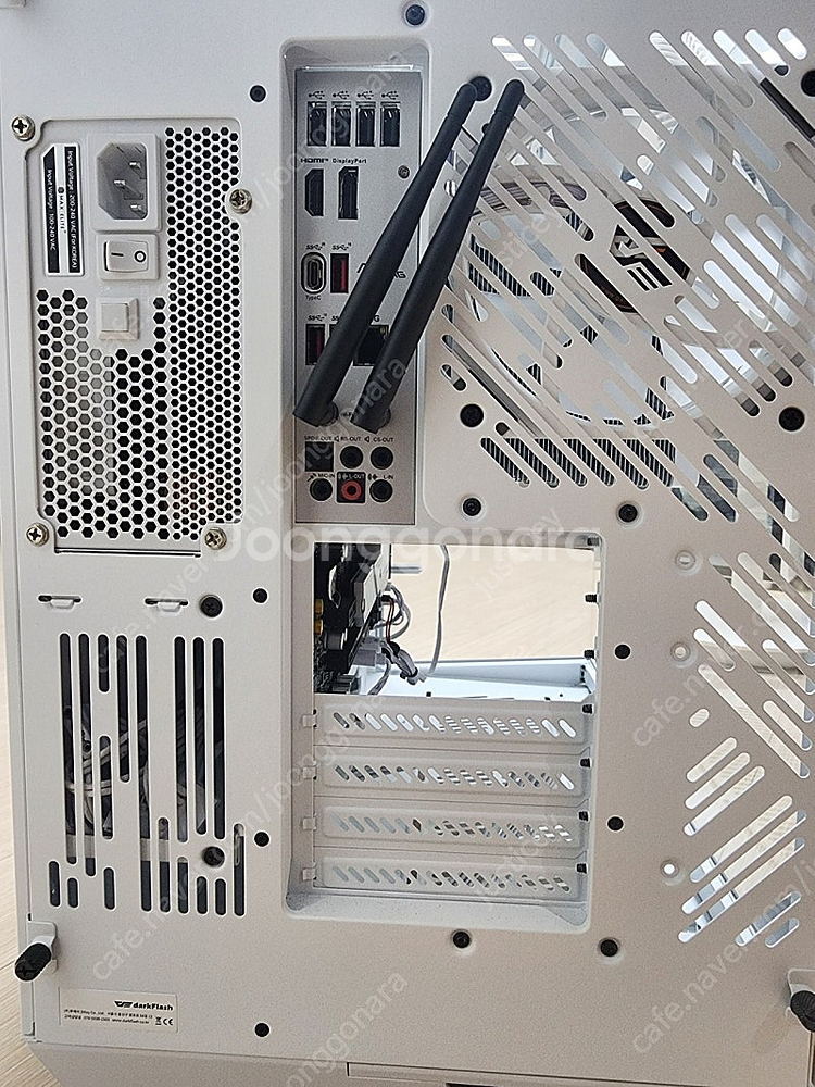 인텔 i5-14600kf 고급 부품만 사용한 화이트 컨...--2
