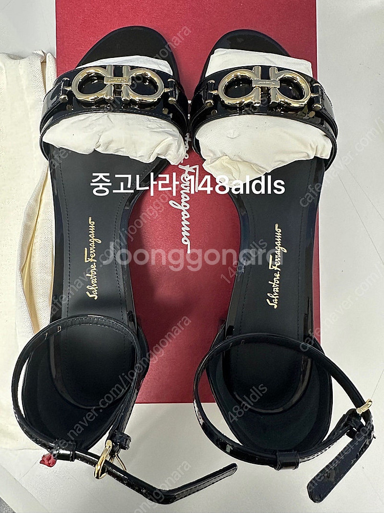 페라가모 샌들 새상품--0