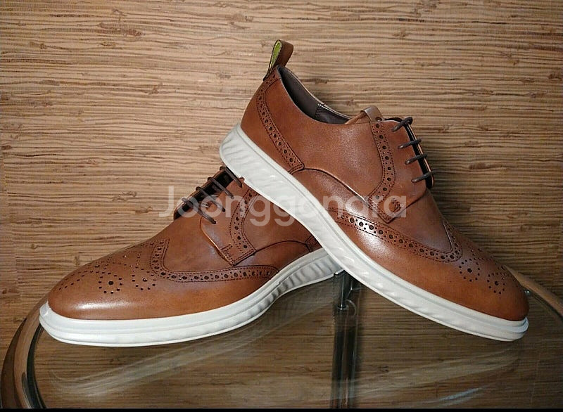 에코(Ecco)남성화 윙팁 브라운 EU41(새제품) 운동화 기준 270-택포가격--4