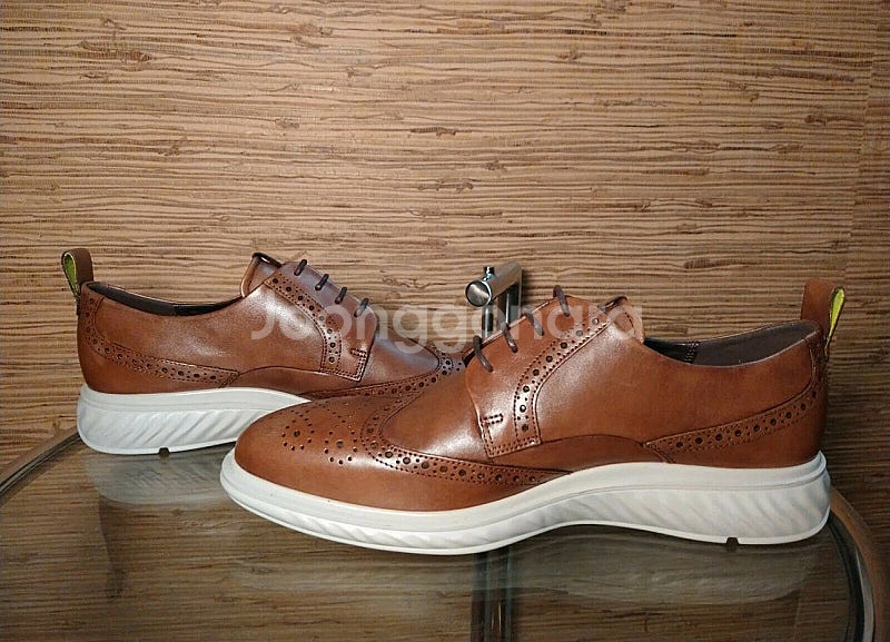 에코(Ecco)남성화 윙팁 브라운 EU41(새제품) 운동화 기준 270-택포가격--7