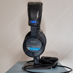 소니 MDR-7506 헤드폰