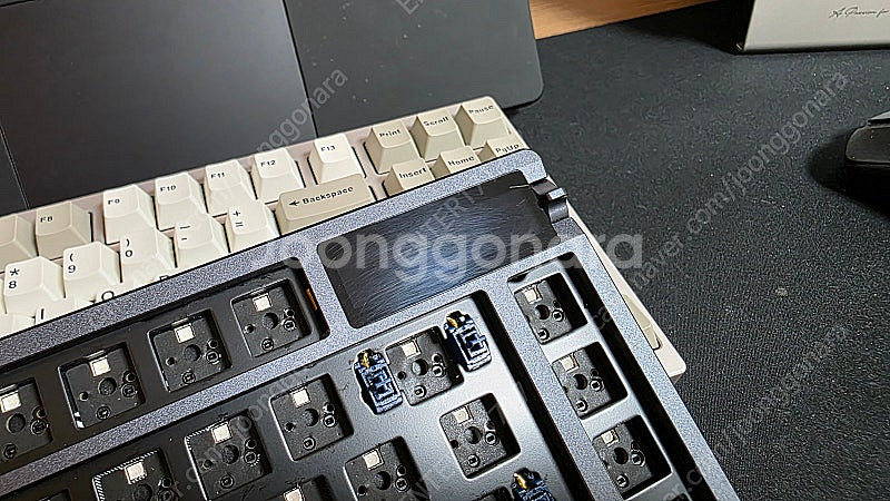 ASUS ROG AZOTH 게이밍키보드--6