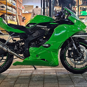 급매, 서킷입문용 가와사키 ZX-25R 민트급 팝니다.