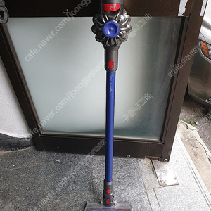 다이슨 무선청소기 v7 본체만 ( 6만원 택배시 6천원 추가 ).