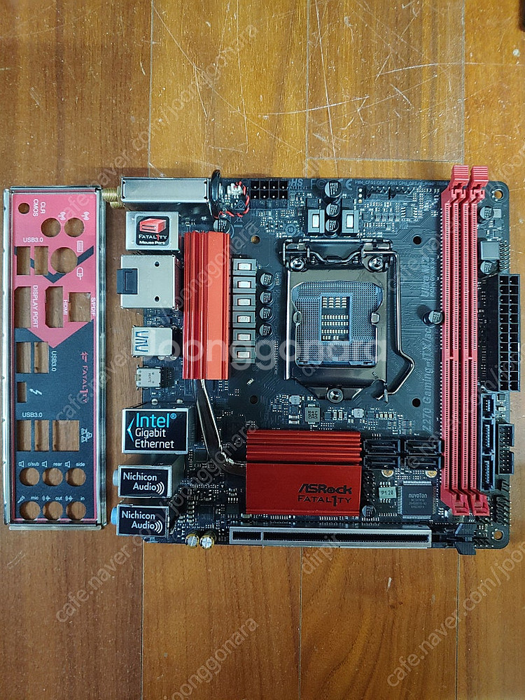 ASRock Fatal1ty Z270 Gaming-IT...--0