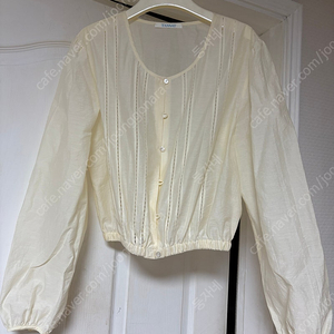 타낫 로니 크롭 블라우스 T/T Lony crop blouse (cream) 새상품 팝니다.