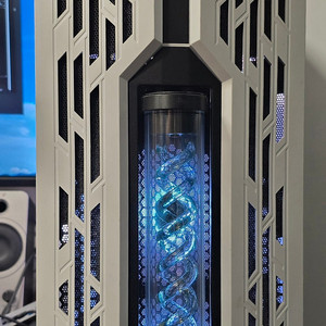 7950X3D 4070TI 희귀케이스 고사항 게이밍 PC 게이밍 컴퓨터 본체 팜니다