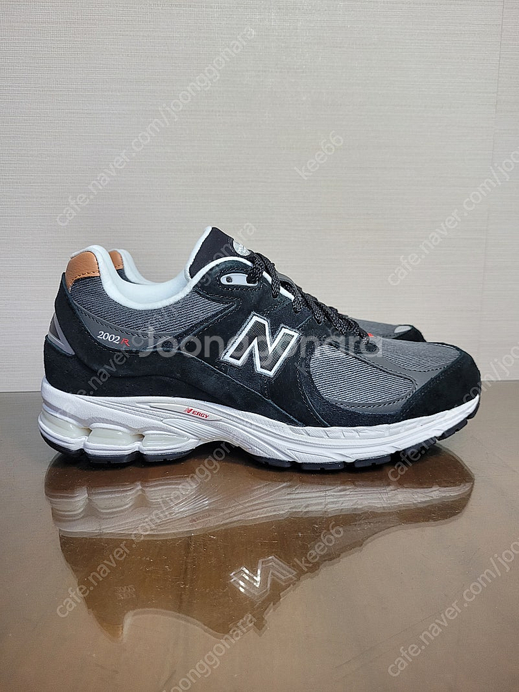 (새상품) 뉴발란스 NB 2002 클래식 운동화 블랙브...--0