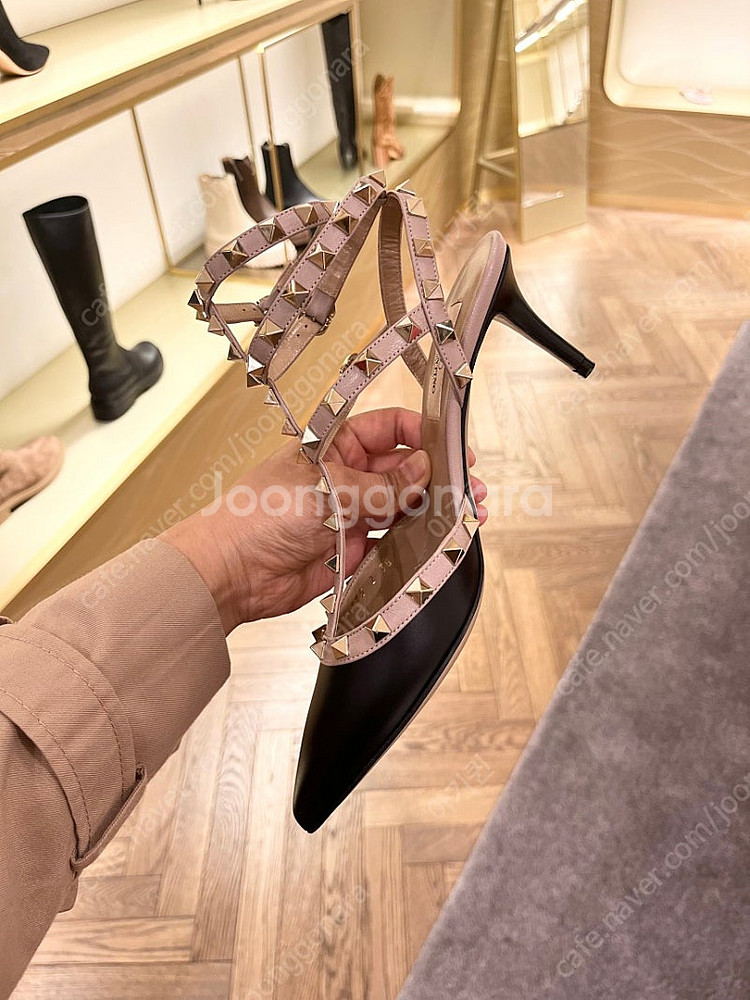발렌티노 락스터드 스트랩힐(블랙,6.5cm)235--5