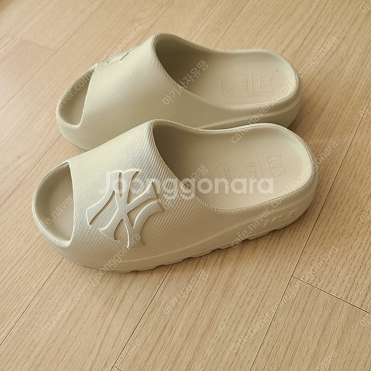 MLB (YN) 슬리퍼 240사이즈--2