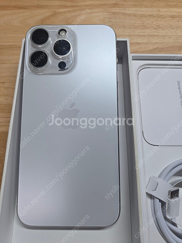 아이폰15프로맥스 512gb 화이트 팝니다.--0