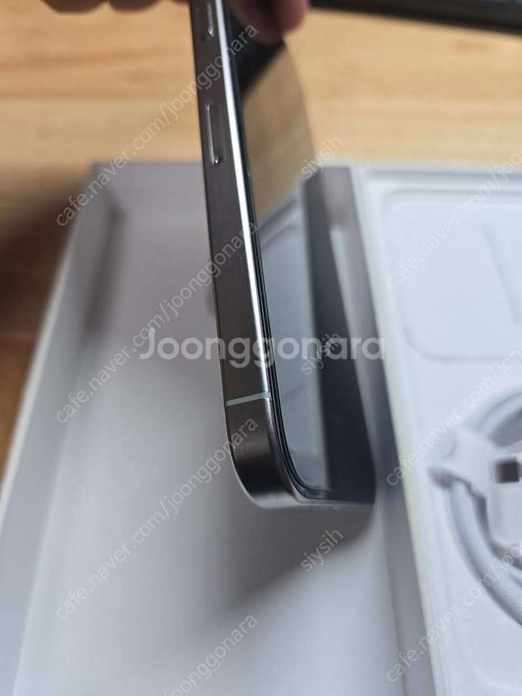 아이폰15프로맥스 512gb 화이트 팝니다.--4