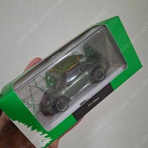 포르쉐 911 다카르 크리스마스 에디션 한정판 1:43 판매합니다.