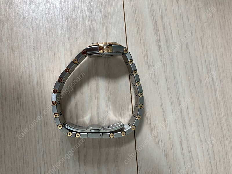 오메가 컨스틸레이션 다이아 자개 콤비 쿼츠 여성용 시계 이미지